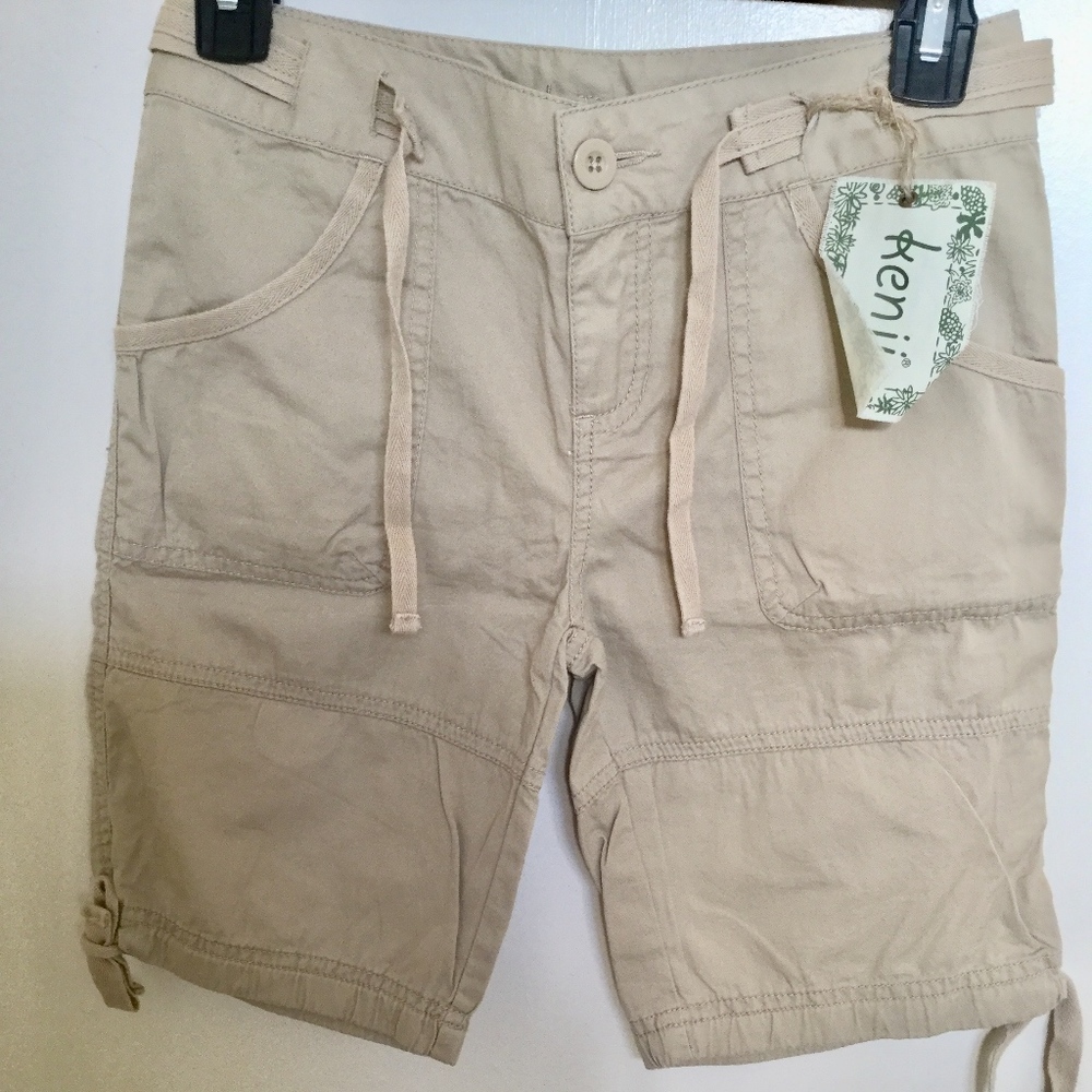 Girl's khaki shorts